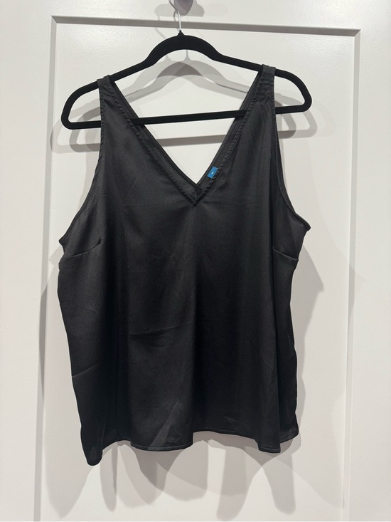 Old Navy Tops - Old Navy Black V-Neck Sleeveless Camisole